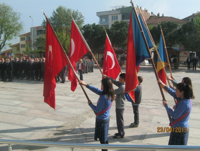 Tören Bayrak Direği